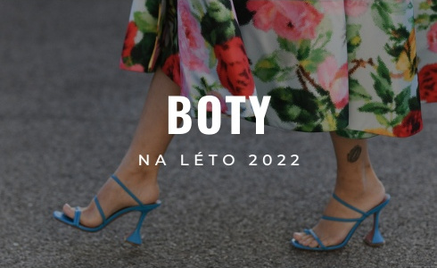 Stylové boty na léto 2022: barvy, široké podpatky, řetízky a šněrování