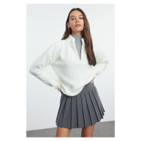 Trendyol Ecru Boucle Yarn Zippered High Collar Knitwear Sweater