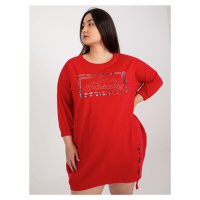 Červené mikinové šaty plus size s nápisem