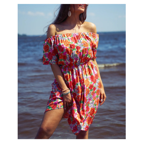 Bílé vybavení pro badminton