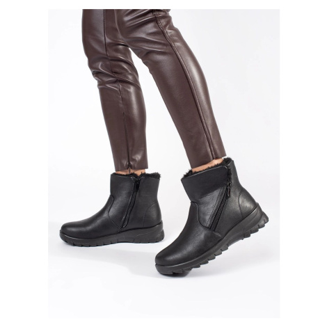 Designové černé dámské kotníkové boty na platformě