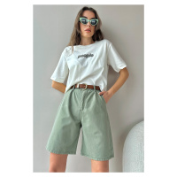 Trend Alaçatı Stili Dámské zelené bermudy s vysokým pasem a širokými nohavicemi