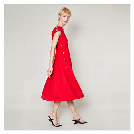 Červené šaty s knoflíky Pines
