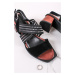 Hnědo-černé kožené sandály na hrubém podpatku 1-28354