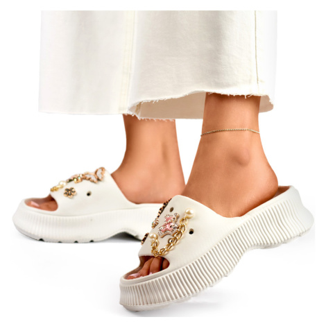 Dámské bílé gumové pantofle s ozdobami