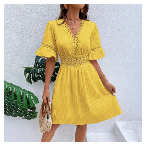 Ažurové letní šaty s volánkovým rukávem - Žluté