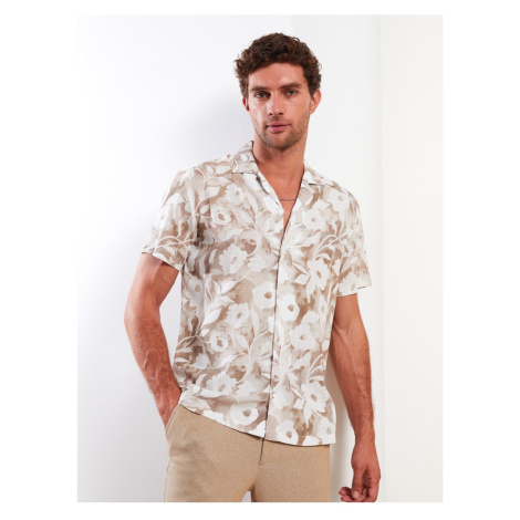 LC Waikiki A comfy fit. Resort Collar Patterned Short-Sleeved Men's Shirt.