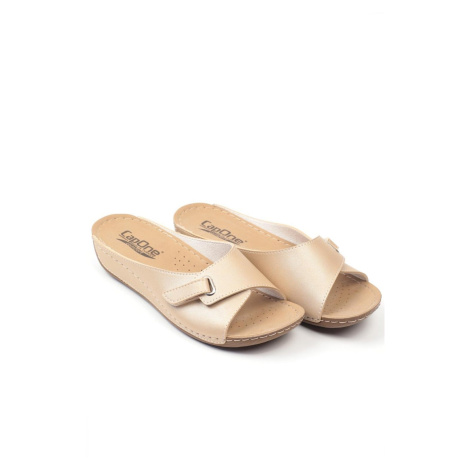 Capone Outfitters Mules - Gold-colored - Wedge