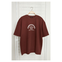 Trendyol Brown Oversize Crew Neck Short Sleeve Text Printed Thick Cotton T-Shirt