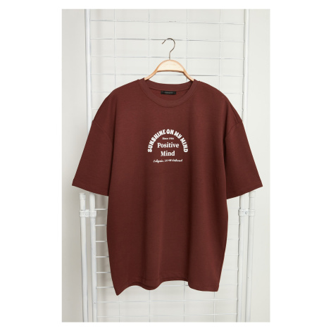 Trendyol Brown Oversize Crew Neck Short Sleeve Text Printed Cotton Thick T-Shirt