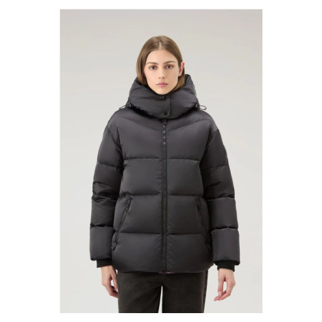 Bunda woolrich satin logo puffer jacket černá