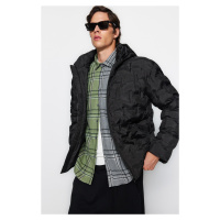 Trendyol černý pravidelný zimní kabát s kapucí s kapucí odolný proti vodě a větru