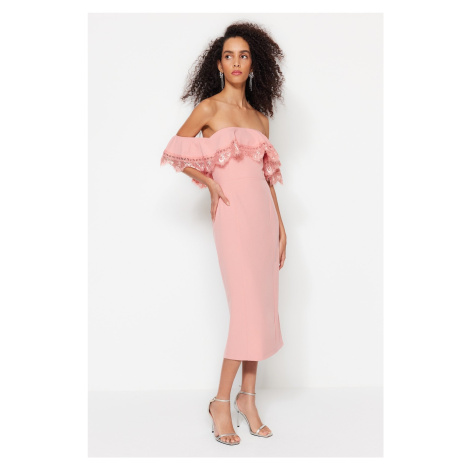 Trendyol Světle Růžové Body-fit Woven Flounce Elegantní Večerní Šaty