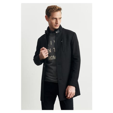 ALTINYILDIZ CLASSICS Men's Black Standard Fit Normal Cut Fall Winter Coat with Vest. AC&Co / Altınyıldız Classics