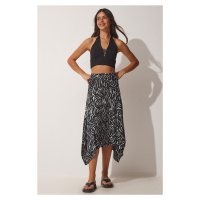 Happiness İstanbul Women's Vibrant Black Patterned Asymmetrical Knitted Skirt