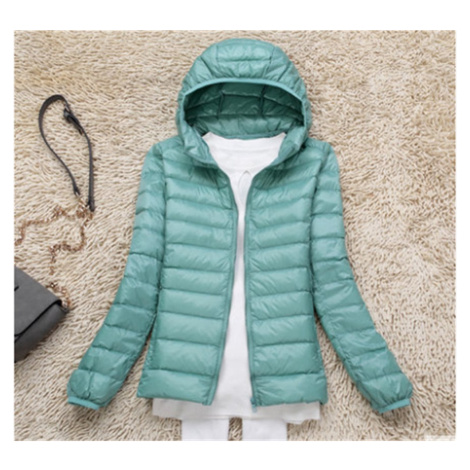 Prošívaná dámská bunda péřovka s kapucí