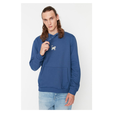 Trendyol Navy Blue Men's Basic Regular Fit Hooded Sweatshirt with Embroidery Sweatshirt