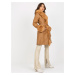 Hnědý koženkový kabát s kožešinovým límcem -AI-PL-TR061.93-camel