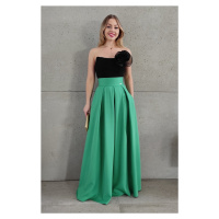 Zelená dlouhá sukně