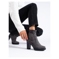 Originální šedo-stříbrné kotníčkové boty dámské na širokém podpatku