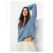 Trendyol modrý měkký texturovaný pletený svetr s kapucí