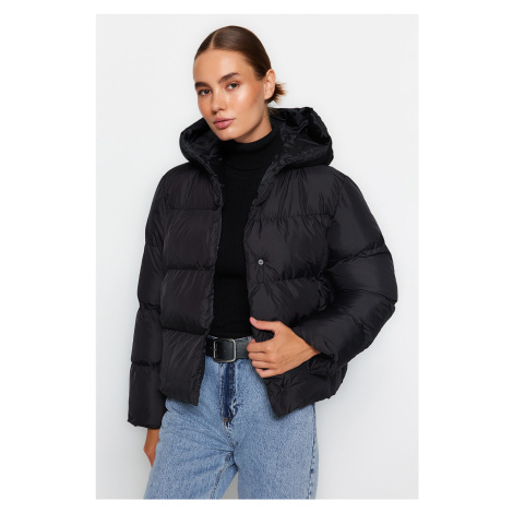 Trendyol Black Oversize vodoodpudivý nafukovací kabát s kapucí