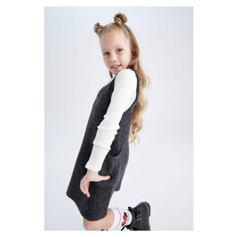 DEFACTO Girl Regular Fit V Neck Sleeveless Combed Gilet