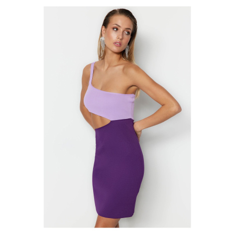 Trendyol fialová-vícebarevná pletenina vypasovaná elegantní večerní šaty s oknem / výřezem detai