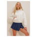 Trend Alaçatı Stili Women's White Hooded 3 Thread Inner Raising Kangaroo Pocket Crop Sweatshirt