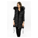 Černá prošívaná dámská zimní bunda s kapucí (7690)