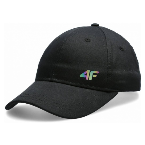 4F CAP Černá