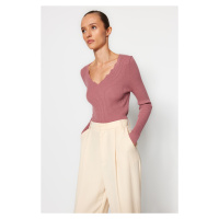 Trendyol Sušený růžový pletený svetr s výstřihem do V