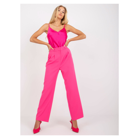 Růžové dámské oblekové kalhoty RUE PARIS s kapsami Fashionhunters