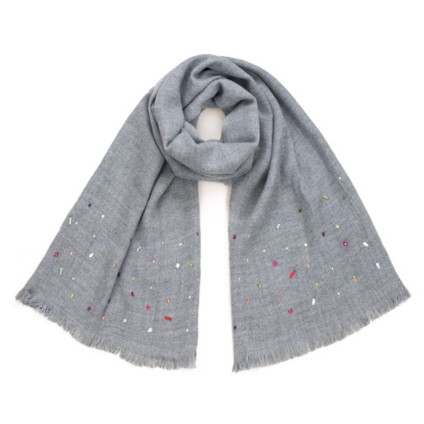 Šedá šála zdobená barevnými kamínky