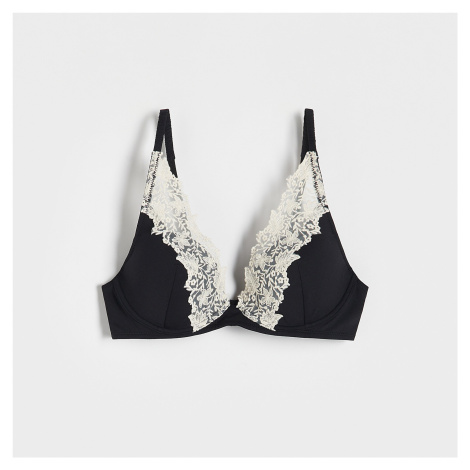 Vyztužené a polovyztužené podprsenky Reserved