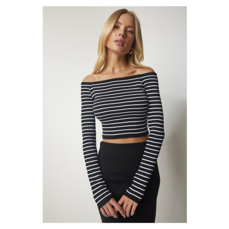 Happiness İstanbul Women's Black Square Neck Striped Crop Blouse