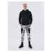 Cropp - Kalhoty slim joggers s cargo kapsami - Bílá