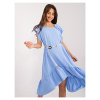 Světle modré asymetrické šaty s volány