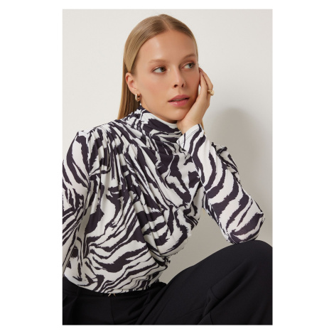 Happiness İstanbul Women's Black and White Gather Detailed Stand Collar Sandy Blouse