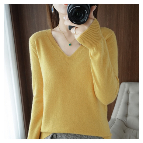 Pletený svetr s dlouhým rukávem a výstřihem do V