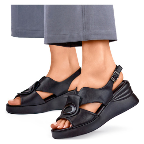 Černé pohodlné dámské sandály z pravé kůže