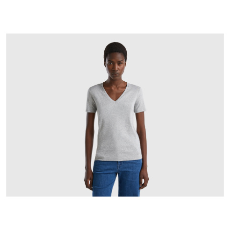 Benetton, Pure Cotton T-shirt With V-neck United Colors of Benetton