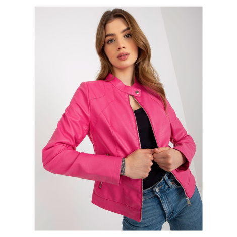 Tmavě růžová dámská motorkářská bunda z umělé kůže s podšívkou Fashionhunters