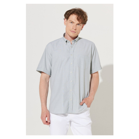 ALTINYILDIZ CLASSICS Men's Khaki Comfort Fit Comfy Cut Buttoned Collar Dobby Short Sleeve Shirt. AC&Co / Altınyıldız Classics