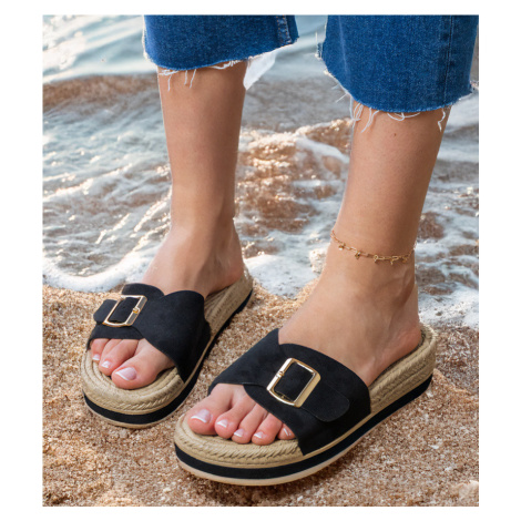 Gemre Black platform sandals with a buckle on the strap Umsa