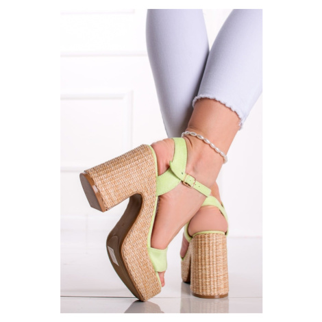 Světle zelené semišové sandály na hrubém podpatku Livana Ideal