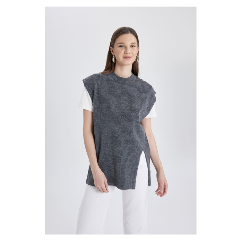 DEFACTO Regular Fit Crew Neck Basic Plain Knitted Sweater