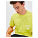 Žluté pánské tričko z organické bavlny GAP × Ron Finley