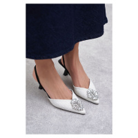 NİŞANTAŞI SHOES Robby White Kilim Stone Detail Pointed Toe Women's Heeled Shoes.