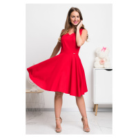Červené krátké šaty s áčkovou sukní